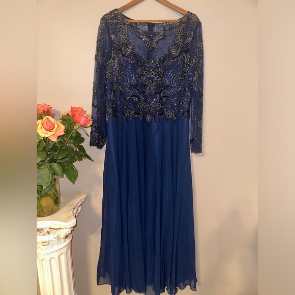XSCAPE navy beaded gown mother of the bride 18w - Picture 6 of 7